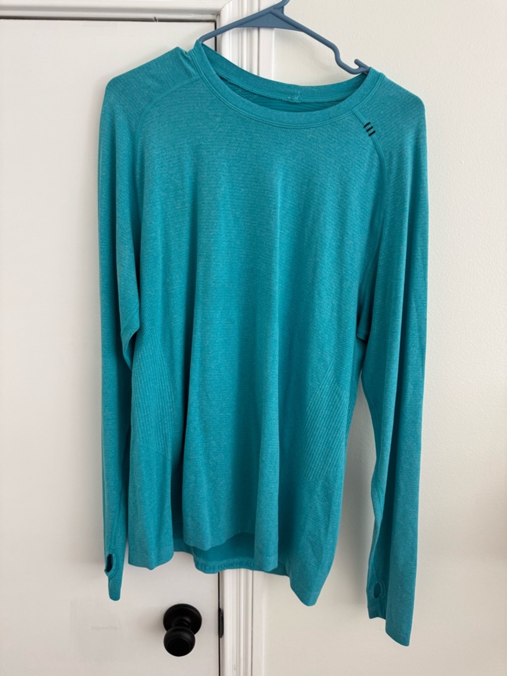 Lululemon Metal Vent Long sleeve with thumb hole turquoise color